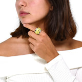 Anillo de Líneas de Plata con Circonia y Chapa de Oro