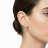 Arete de Plata con Forma de Triangulo