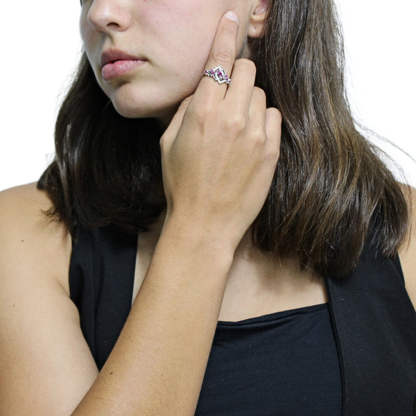 Anillo de Piedras Preciosas con Circonia