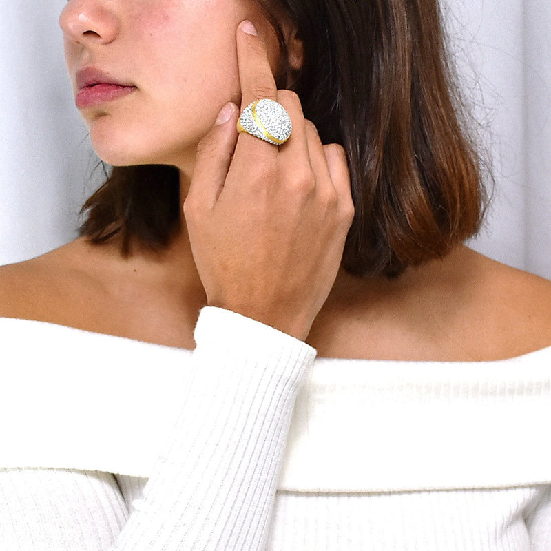 Anillo de Óvalo de Plata con Circonia y Chapa de Oro