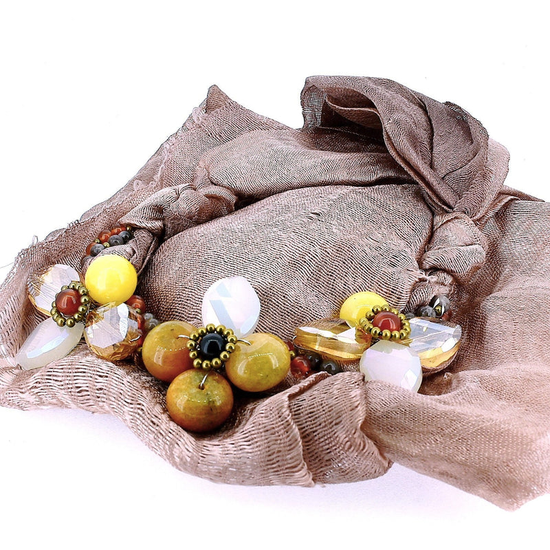 Seda natural con Flores en Piedra